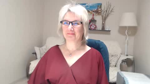 Leila Kinky online show from March 4, 8:54 am