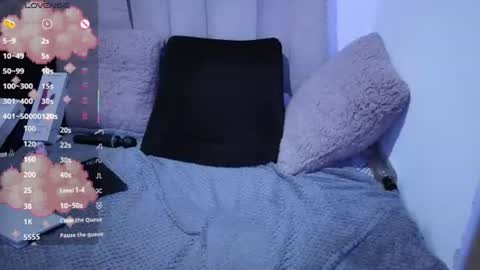lessliee online show from July 22, 5:41 am