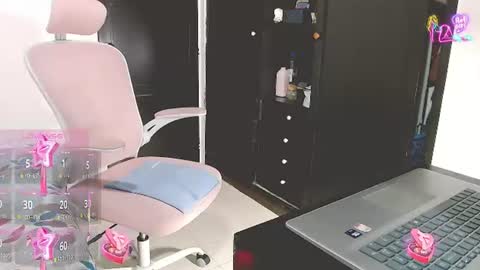 lexi19_ online show from July 22, 1:39 am