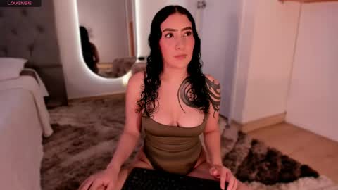 LEXIE online show from April 17, 9:06 pm