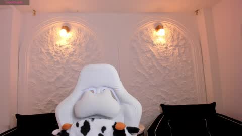 Liam online show from April 9, 12:10 pm