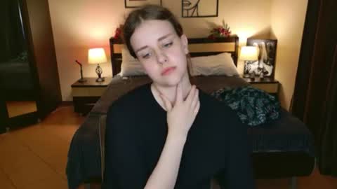 LilaSparkling online show from June 20, 9:46 am