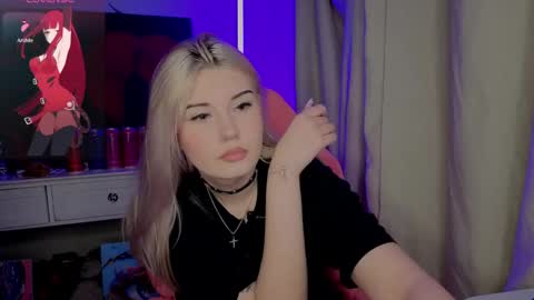 Nika and Lori online show from April 5, 7:46 pm