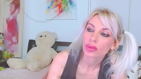 Lara online show from April 15, 6:03 am