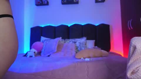 Lilou online show from March 21, 1:05 pm