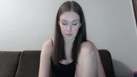lily_love_x online show from March 29, 11:48 pm