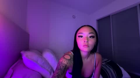 lilypowpow online show from December 2, 6:15 am