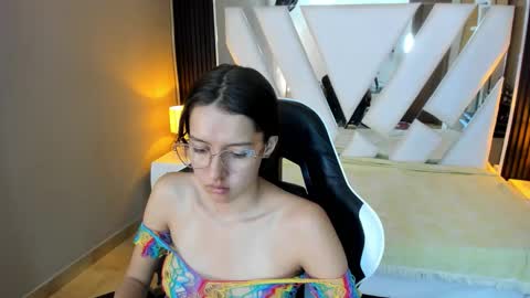  Linda  online show from February 16, 6:19 pm