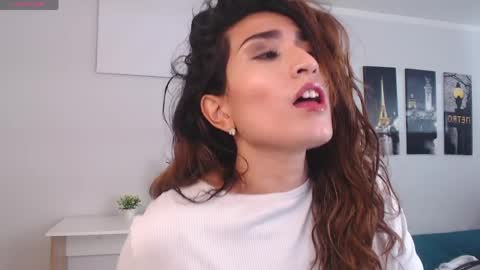 Maria Paula online show from April 4, 12:15 pm