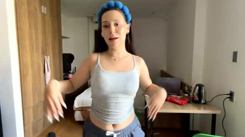 Anna online show from April 15, 6:03 am