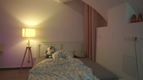 lisa mccoy  online show from April 16, 9:39 pm