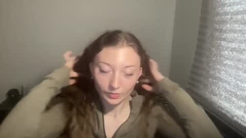 littlejuliette777 online show from August 7, 8:38 pm