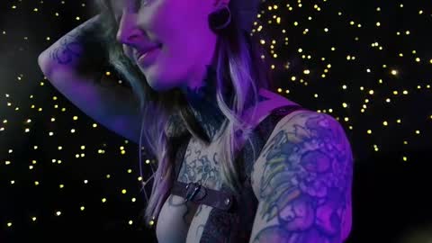 Niki  free tg channel with some photos gifs and info about streams  online show from March 5, 4:14 pm