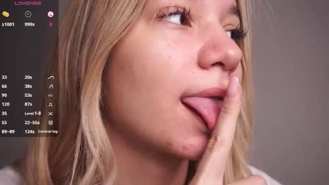 Elza online show from February 11, 7:15 pm