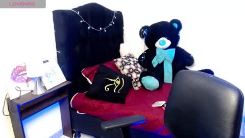 Loren online show from July 5, 6:13 pm