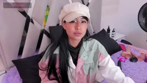 louise_taylorr online show from January 17, 12:10 pm