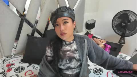 louise_taylorr online show from February 3, 10:58 am