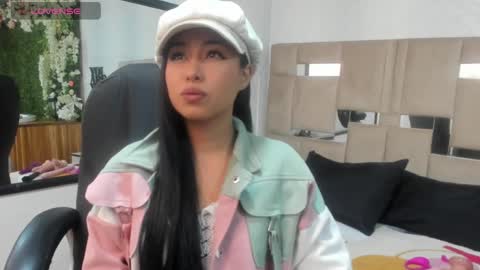 louise_taylorr online show from January 31, 11:35 am