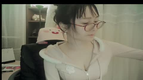 DANA KIM online show from March 9, 4:43 pm