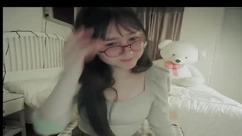 DANA KIM online show from March 28, 3:22 pm