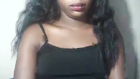 lovelylarra online show from April 3, 6:39 pm