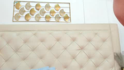 lucia lorenz online show from April 20, 11:24 am