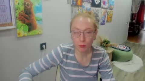 lucky_licky20 online show from March 23, 2:29 am