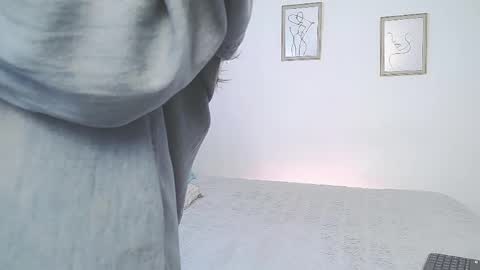 Lucia online show from April 23, 10:45 pm