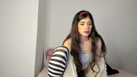 lucyportman online show from March 10, 9:57 am