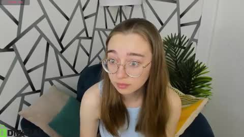Lucy online show from June 17, 1:07 am