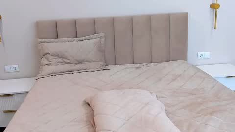 Lulu online show from April 21, 1:42 am