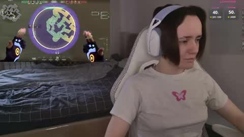 luna_loveeee online show from April 14, 5:18 am