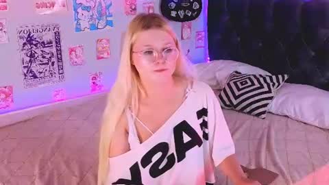 lunariafox online show from July 28, 7:39 pm