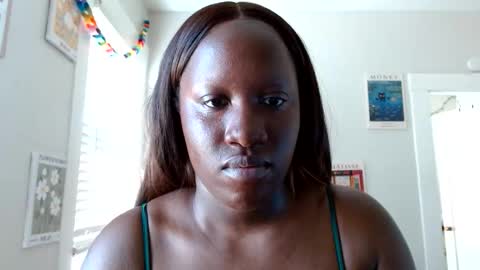 lunarnoelle online show from March 19, 7:07 pm