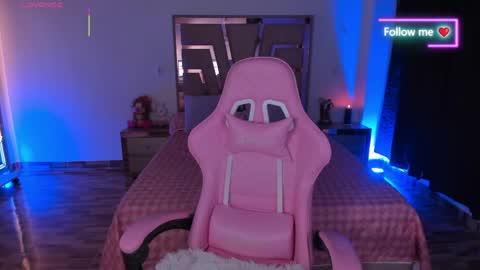 LUNA ROSE online show from April 16, 3:07 am