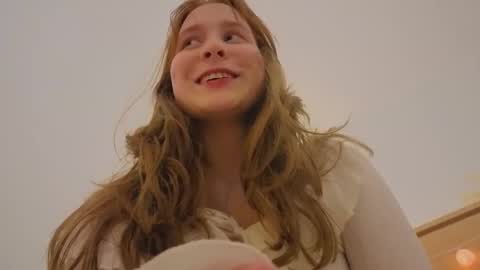 lunoria online show from February 5, 11:08 pm