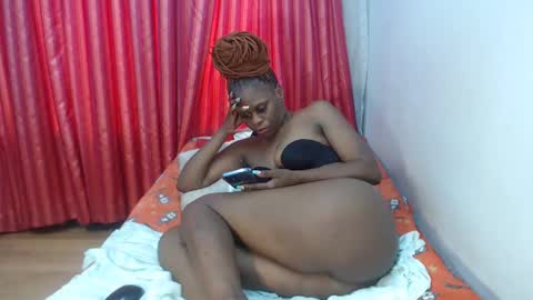 LWANDLE17 online show from December 18, 8:53 am