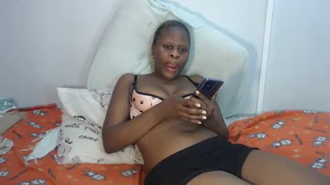 LWANDLE17 online show from February 12, 6:09 pm