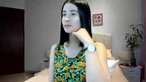 Macarena online show from June 24, 3:05 am