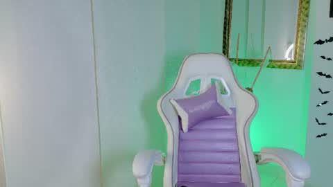 madison_jacksonn online show from July 16, 8:02 pm