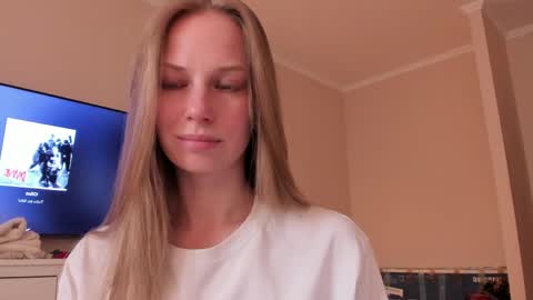 Alice  online show from April 15, 12:28 pm