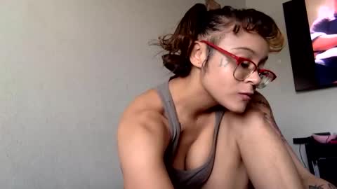 hokulani online show from April 24, 5:16 pm