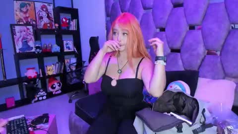 maky_coss online show from April 8, 1:57 pm