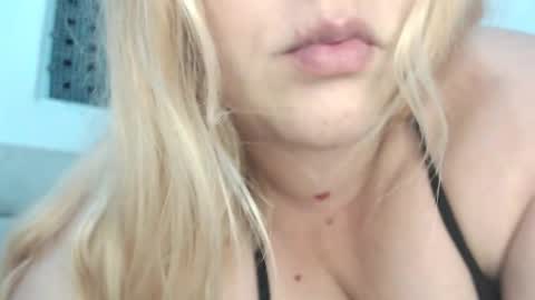 Aleja zapata online show from December 19, 4:37 am