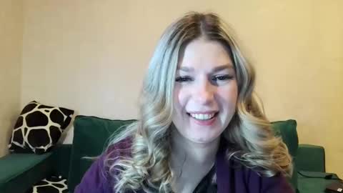 marina_xi online show from December 18, 6:21 am