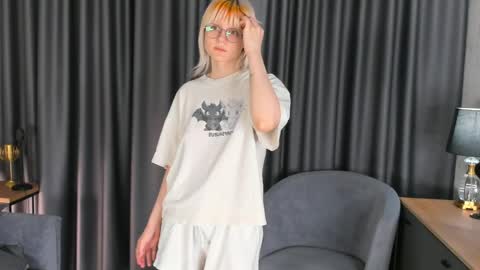 Carri online show from April 9, 2:58 am