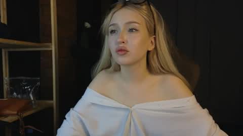 Marta online show from April 18, 1:24 pm