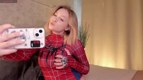 Mary online show from March 25, 9:45 am