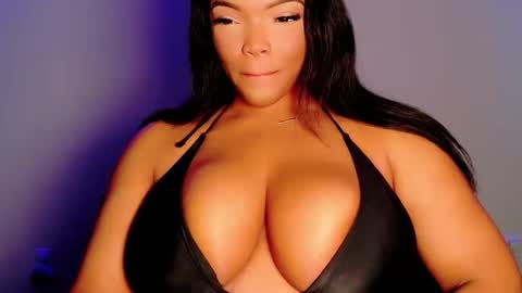 MayBabi online show from March 27, 7:03 pm