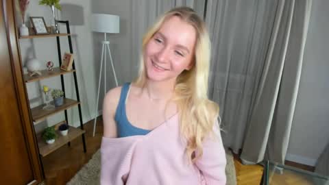 Elly online show from April 14, 10:21 pm